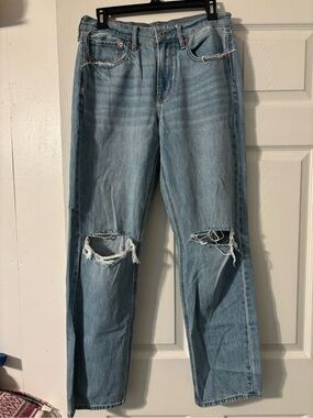 American Eagle Outfitters Light Blue Distressed 90s Straight Leg Jeans